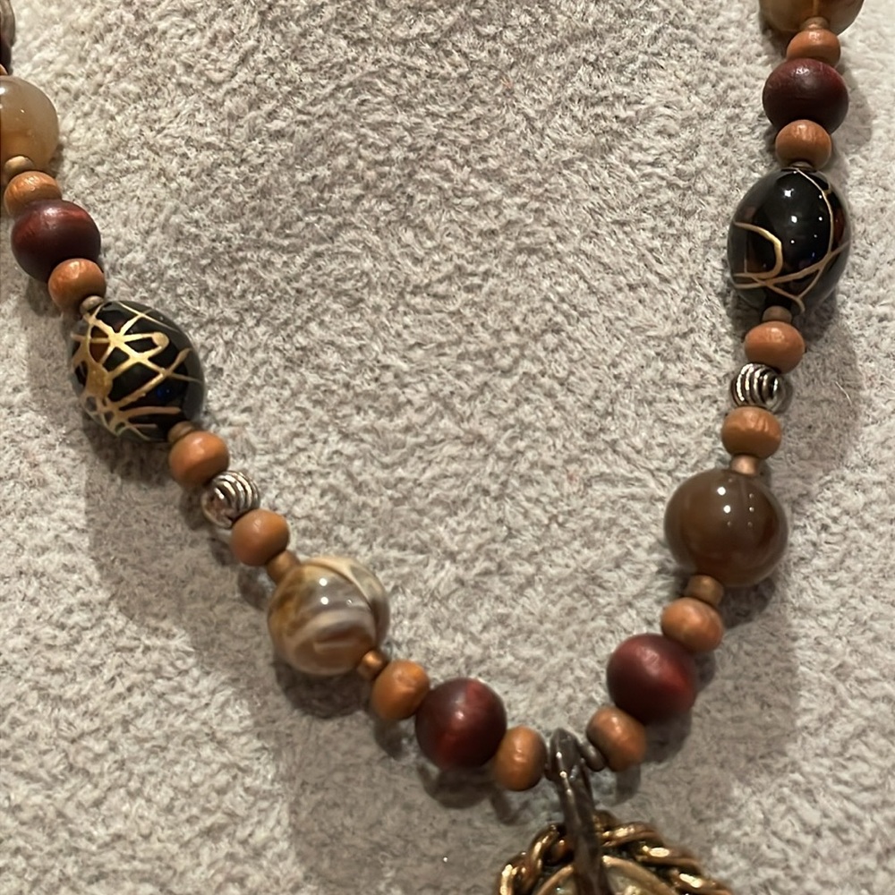 Vintage Laura Ashley Suede Necklace with Resin Pendant and Lucite Beads - Picture 4 of 8